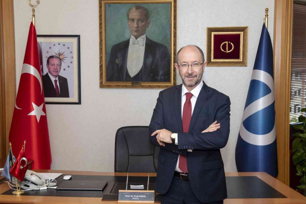 Anadolu Üni̇versi̇tesi̇ Rektörü Erdaldan 64. Kuruluş Yıl Dönümü Mesajı