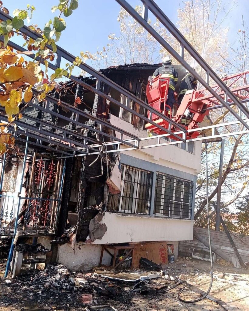 Bağ Evi̇ni̇ Kundaklayan Şüpheli̇ Yakalandı