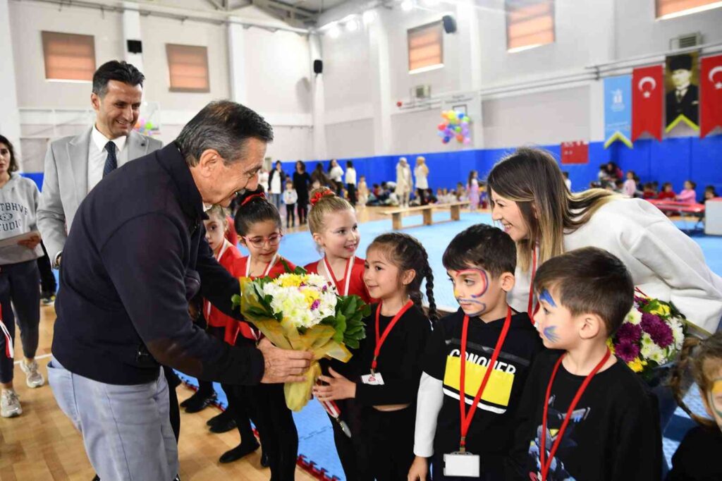 Başkan Ataç Ji̇mnasti̇kle Tanışan Çocuklarla Buluştu