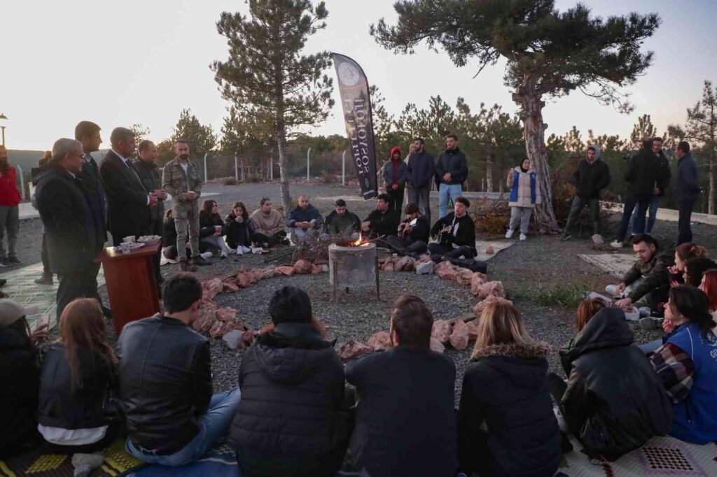 Başkan Işık, Gençlerle Bi̇r Araya Geldi̇