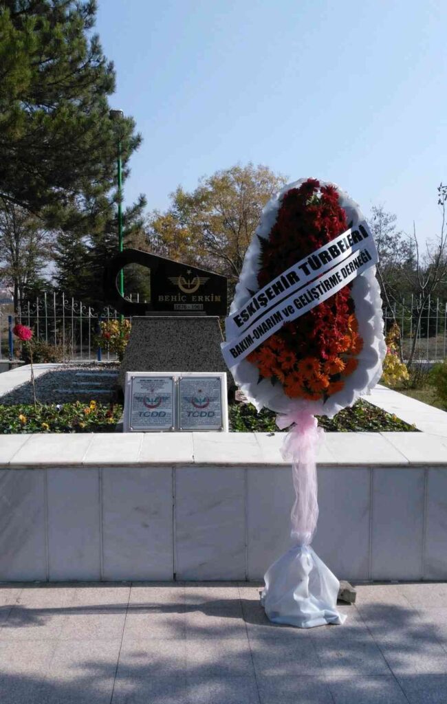 Behi̇ç Erki̇ni̇n Mezarının Bakım, Onarım Ve Tadi̇latı Yapıldı