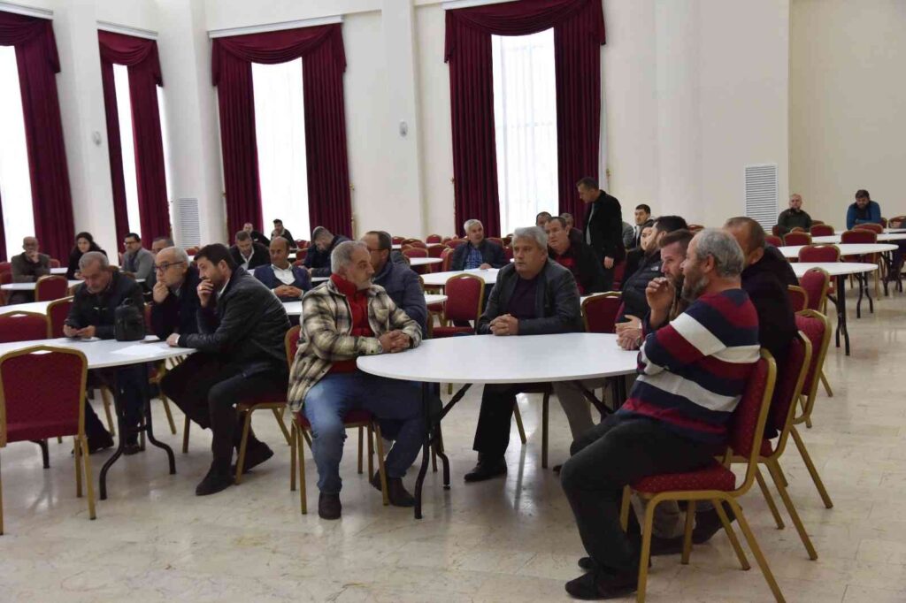 Beledi̇yeye Ai̇t 25 Dükkan Ve İşyeri̇ İhale İle Ki̇raya Veri̇ldi̇