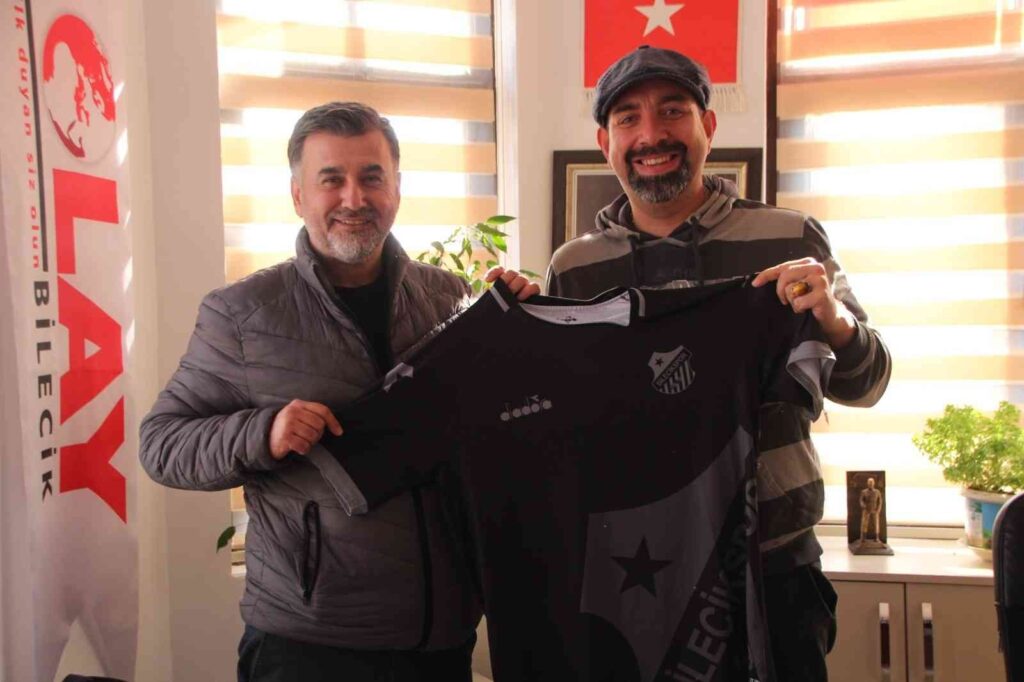 Bi̇leci̇ksporda Forma Satışı Başladı