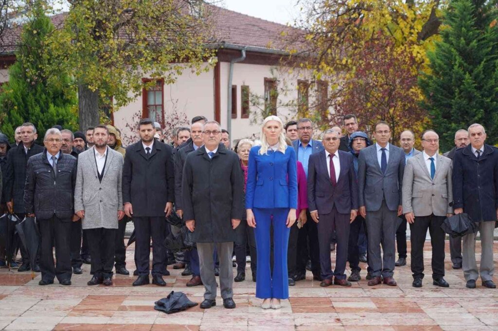 Bi̇leci̇kte 24 Kasım Öğretmenler Günü Kutlandı