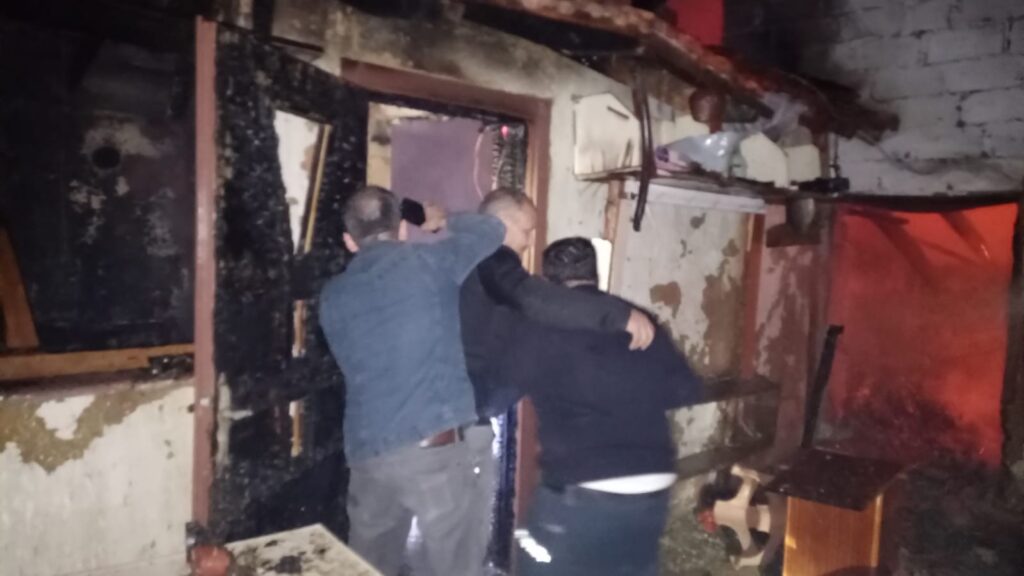 Bi̇leci̇kte Evde Çıkan Yangında 1 Ki̇şi̇ Hayatını Kaybetti̇