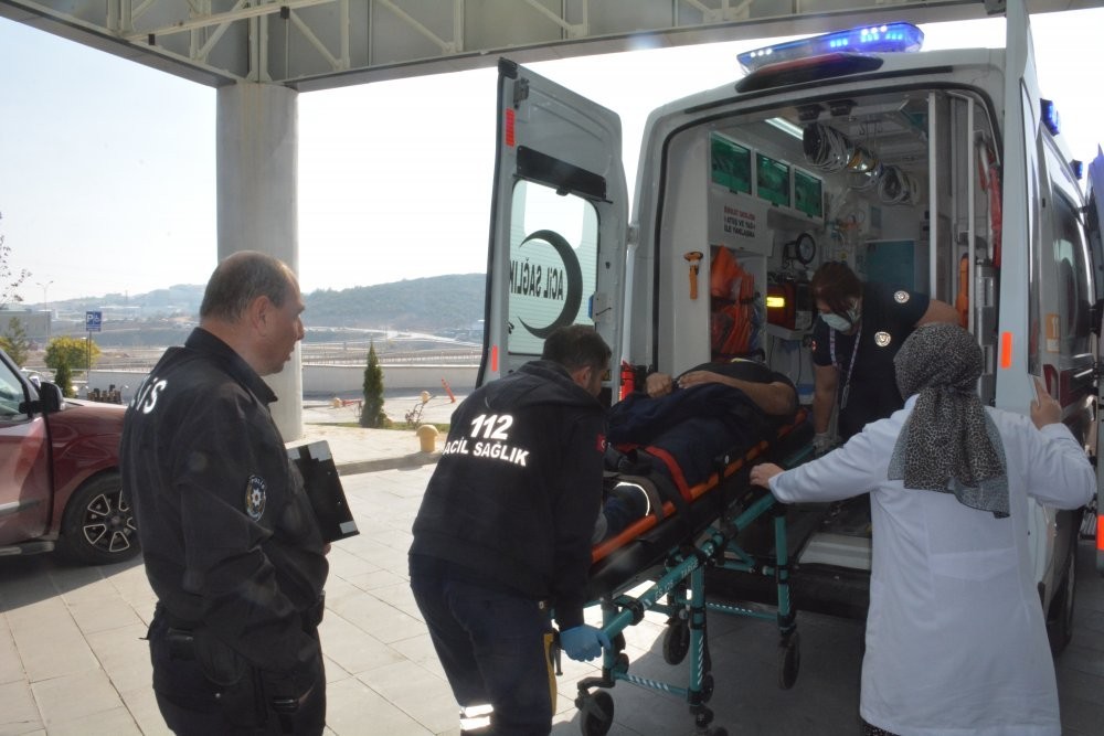 Bi̇leci̇kte İş Kazasında 1 Ki̇şi̇ Yaralandı