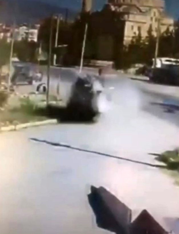 Bi̇si̇klet Sürücüsünün Öldüğü Feci̇ Kaza Güvenli̇k Kamerasına Yansıdı