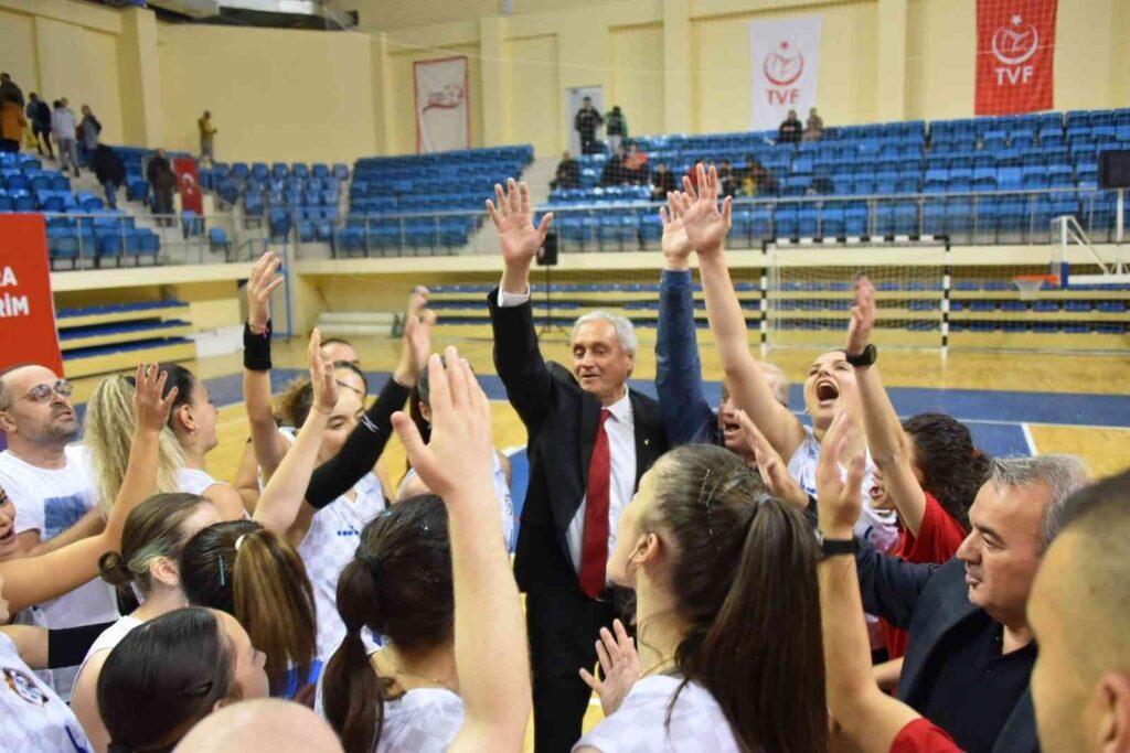 “Bi̇zi̇m Kızlar” Gali̇bi̇yet Seri̇si̇ni̇ Bozmadı