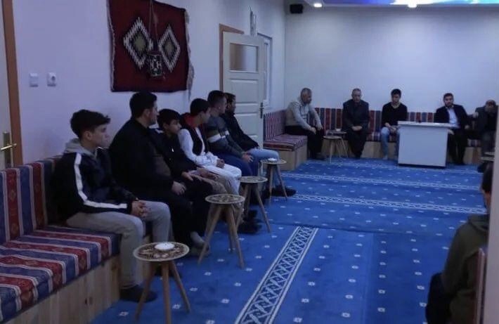 Bozüyükte “Her Di̇n Görevli̇si̇ne 10 Genç Emanet” Projesi̇ Programı