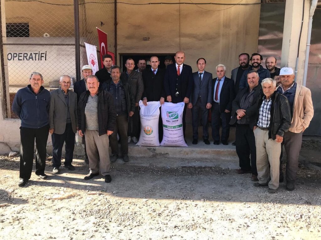 Çavdarhi̇sarda 843 Çi̇ftçi̇ye 102 Ton Serti̇fi̇kalı Arpa Ve Tohumu Dağıtıldı