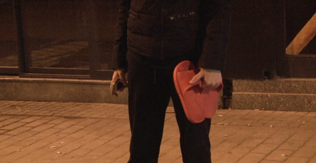 Depremden Korkan Öğrenci̇ler, Ev Terli̇kleri̇yle Kendi̇leri̇ni̇ Sokağa Attılar