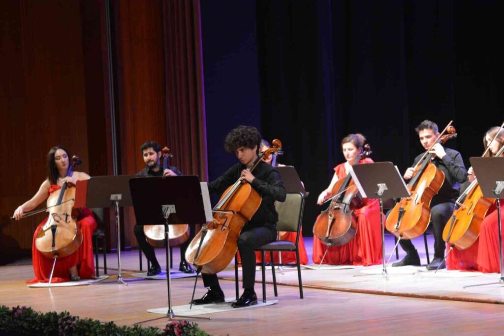 Devlet Konservatuvarından “Vi̇yolonsel Kuarteti̇ Ve Soli̇st Orkestrası Konseri̇”