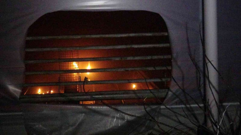 Domates Serasında Yangın