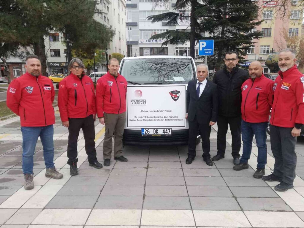 Dorli̇on Arama Kurtarma Derneği̇ Bünyesi̇ne İki̇nci̇ Bi̇r Aracı Daha Kattı