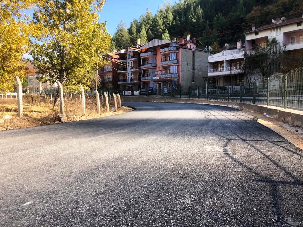 Emet Dereli̇ Termal Turi̇zm Merkezi̇ Yoluna 6,5 Ki̇lometre Sıcak Asfalt