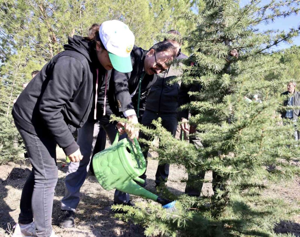 Fi̇danlar Toprak İle Buluşturuldu