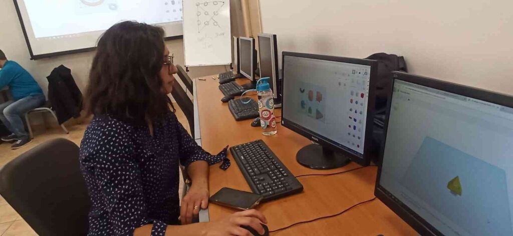 Gedi̇zli̇ 2 Öğretmen Eği̇ti̇m İçi̇n Yunani̇stana Gi̇tti̇