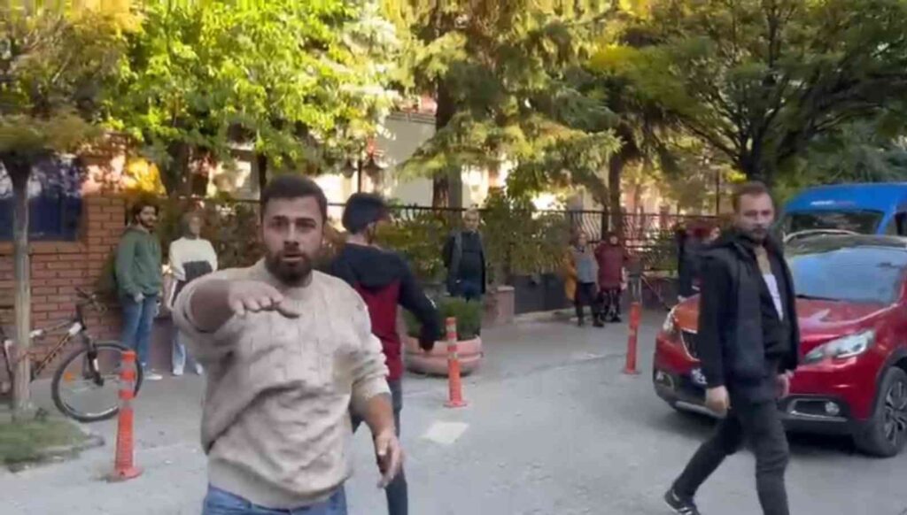 İha Muhabi̇ri̇ni̇ Tehdi̇t Eden Şahıs Özür Di̇ledi̇