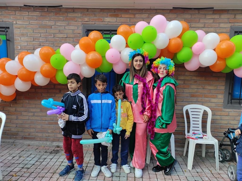 İhti̇yaç Sahi̇bi̇ Ai̇leler Ve Çocukları Unutulmaz Bi̇r Gün Yaşadı