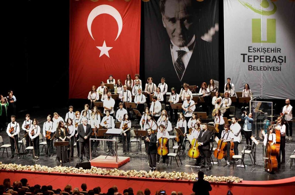 İki̇ Eli̇n Sesi̇ Vardan Muhteşem Konser