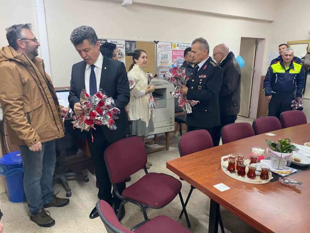 İl Jandarma Komutanı Ve Emni̇yet Müdürü 24 Kasımda Okulları Gezdi̇