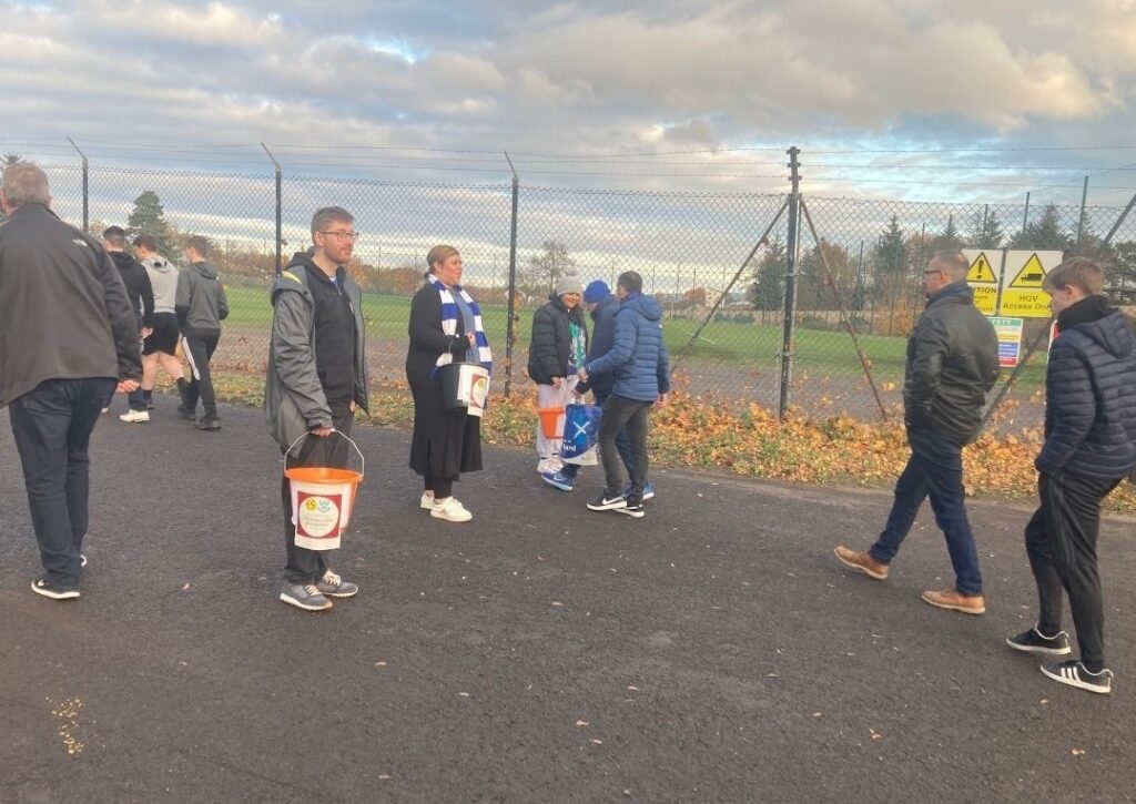 İskoçyada Taraftarlar Eski̇şehi̇rspor İçi̇n 45 Bi̇n Li̇ra Topladı