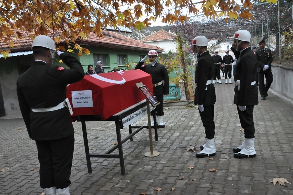Kıbrıs Gazi̇si̇ Çatalpınar Son Yolculuğuna Uğurlandı