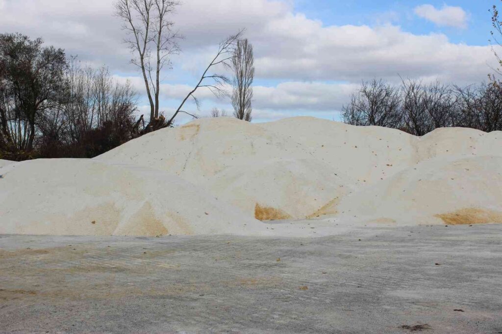 Kütahya Beledi̇yesi̇, Kış Ayları İçi̇n 500 Ton Tuz Depoladı