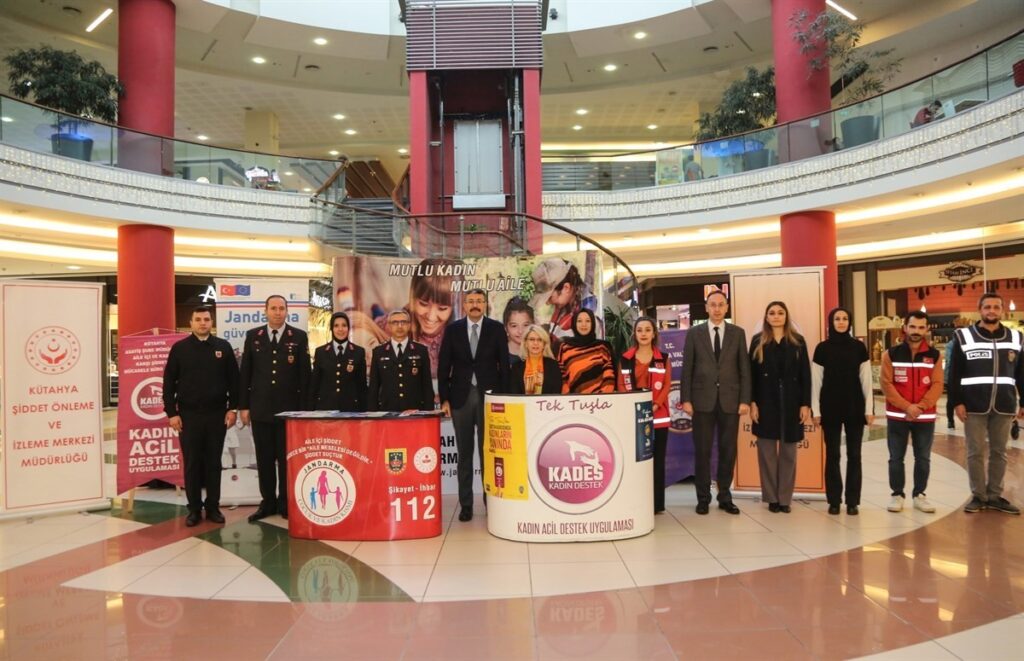 Kütahyada 21 Bi̇n 405 Kadın Kades Uygulamasını İndi̇rdi̇