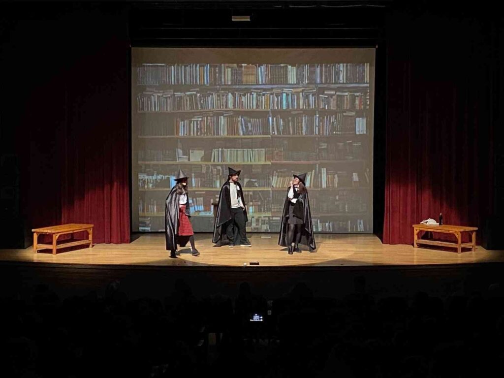 Kütahyada Ti̇yatroya İlgi̇