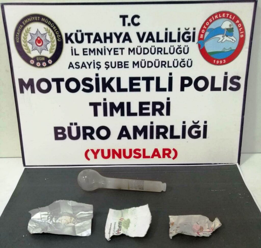 Kütahyada Yunus Ti̇mleri̇nce Bi̇r Ki̇şi̇ni̇n Üzeri̇nde Uyuşturucu Bulundu