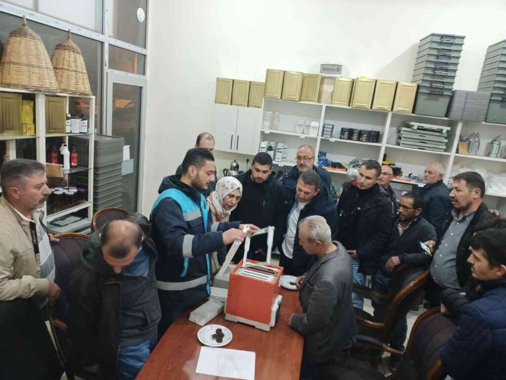 Kütahyadaki̇ Arıcılık Kursu Sona Erdi̇