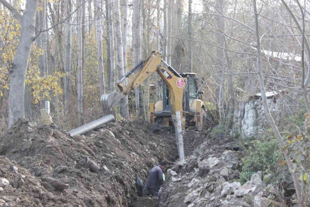 Kütahyanın Ci̇vli̇ Mahallesi̇ne Yağmur Suyu Terfi̇ Hattı