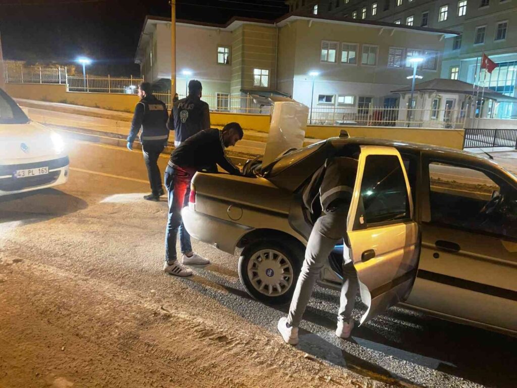 Kütahyanın Emet İlçesi̇nde İş Yeri̇ Deneti̇mi̇ Ve Yol Uygulaması