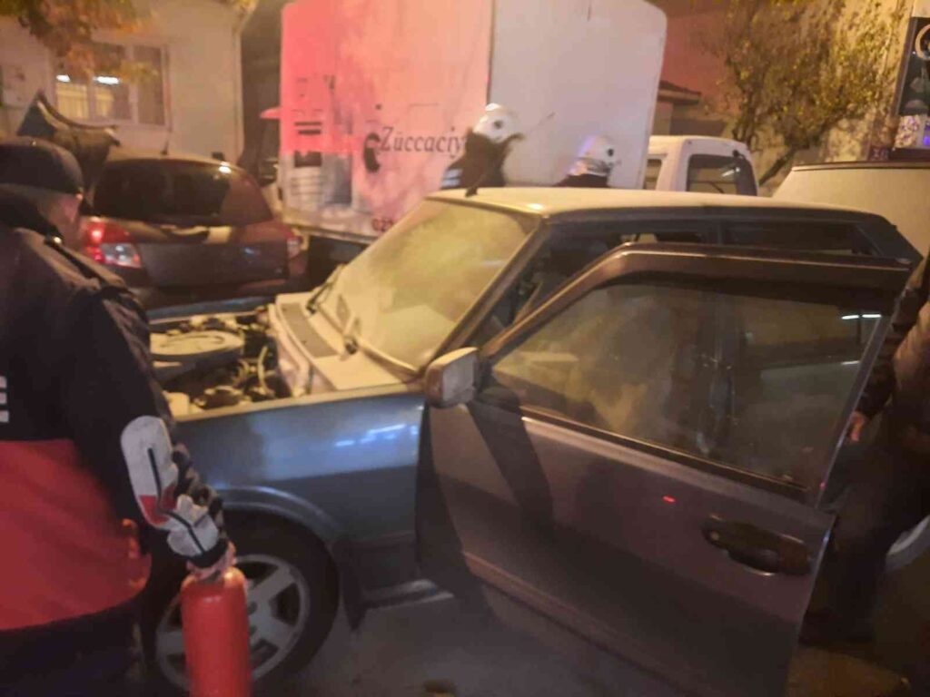 Lpgli̇ Otomobi̇l Bi̇r Anda Alev Aldı