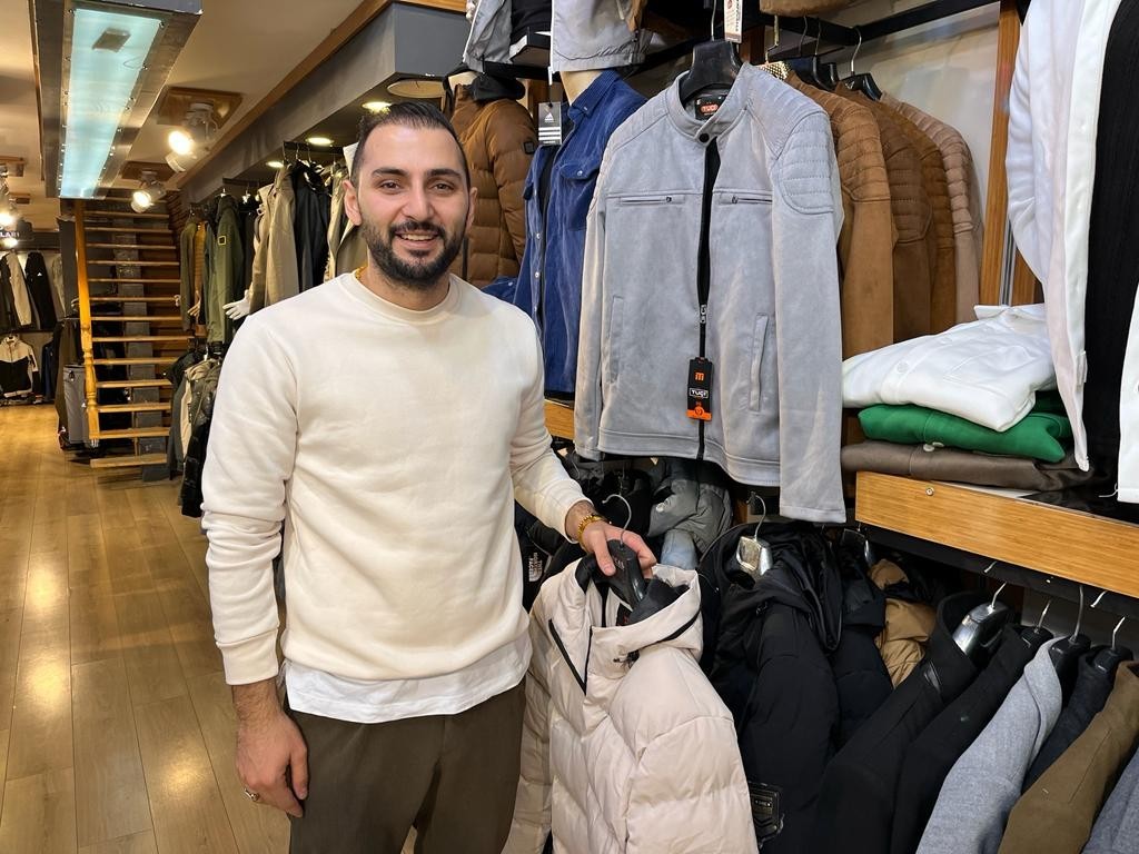 Mağazalarda Karşı Küçük Esnafta Ürünler Daha Ekonomi̇k