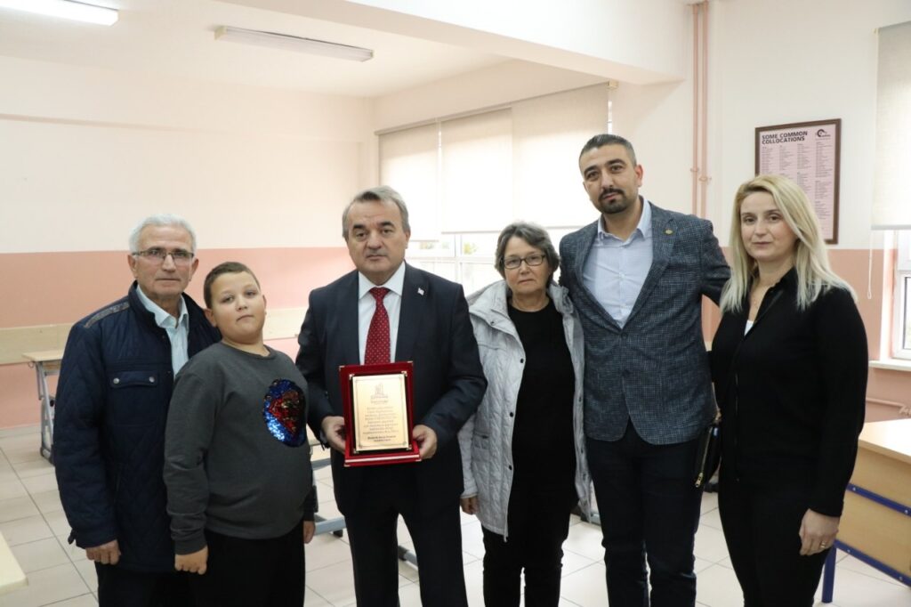 Merhum Öğretmeni̇n İsmi̇ Okulunda Yaşayacak