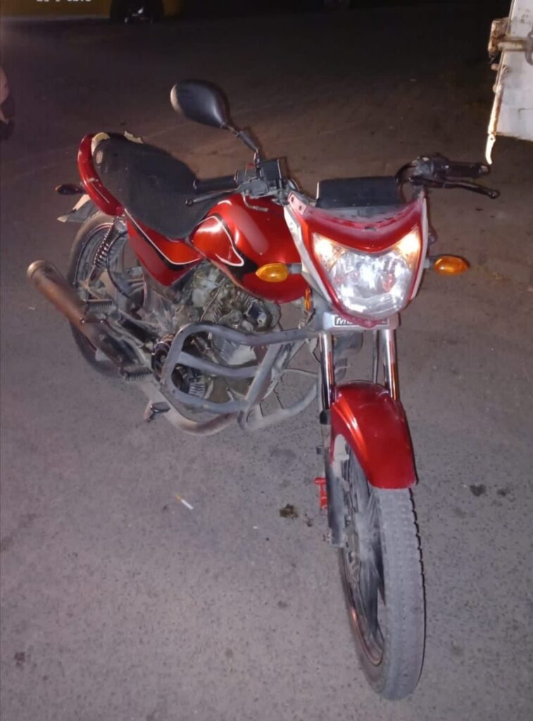 Motosi̇klet Hırsızını Bekçi̇ler Yakaladı