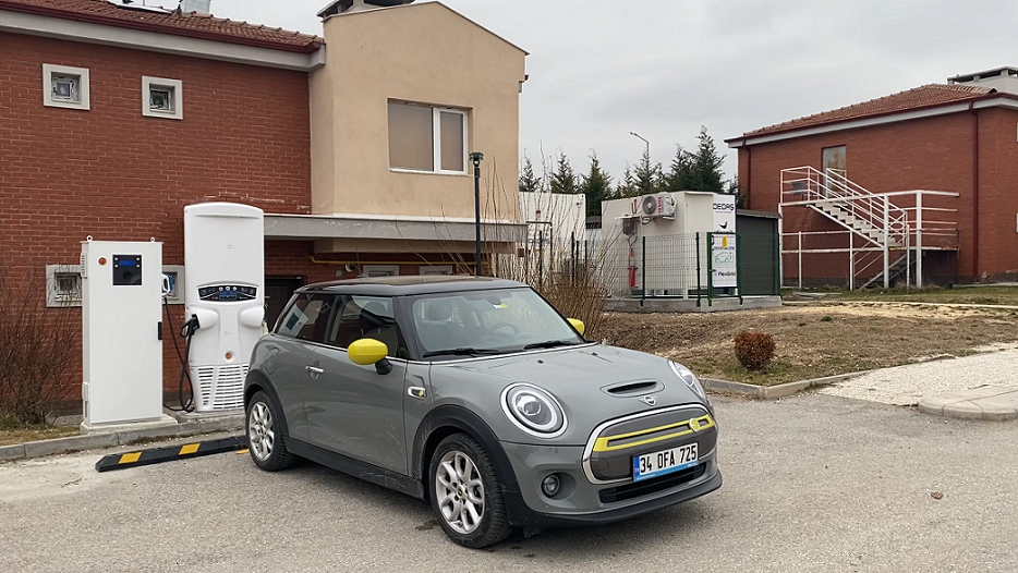 Oedaş, Elektri̇kli̇ Araçtan Şebekeye Enerji̇ Transferi̇ İçi̇n Çalışıyor