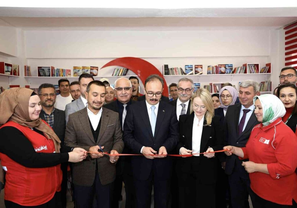 Öğrenci̇leri̇n Kütüphanesi̇ Kızılaydan