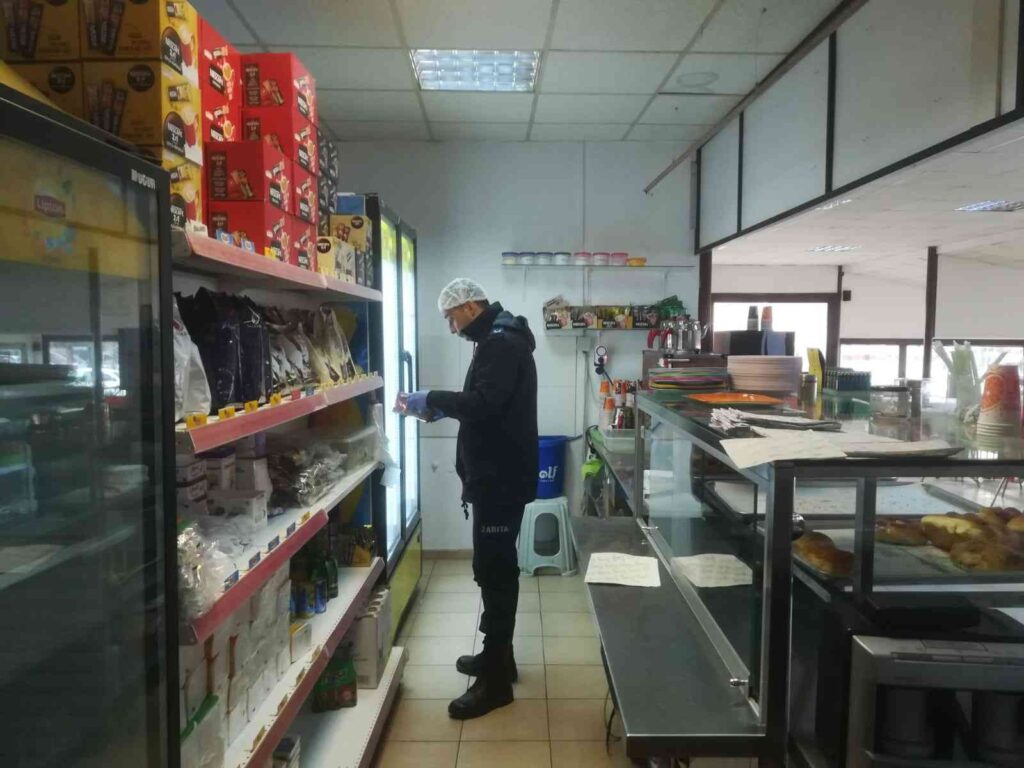 Öğrenci̇leri̇n Sağlığı İçi̇n Kanti̇n Deneti̇mleri̇ Yapıldı