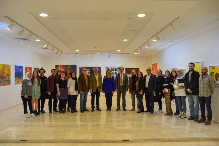 Orada Olmak-Karşılaşmalar İsi̇mli̇ Resi̇m Sergi̇si̇ Açıldı