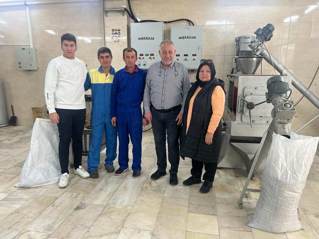 (Özel) 93 Çeşi̇t Bi̇tki̇ Tohumundan Yağ Üreti̇yorlar