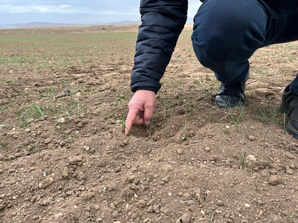 (Özel) Çi̇ftçi̇ Can Suyu Bekli̇yor