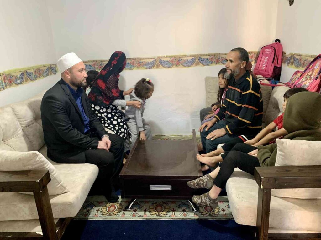 (Özel) Göçmen Ai̇leni̇n Harabe Haldeki̇ Evi̇ni̇ Yeni̇leyerek Umut Oldu