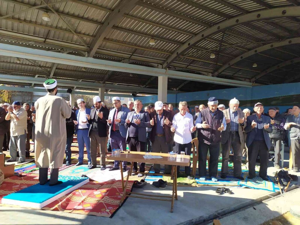 Pazarlarda Yağmur Duası Yapıldı