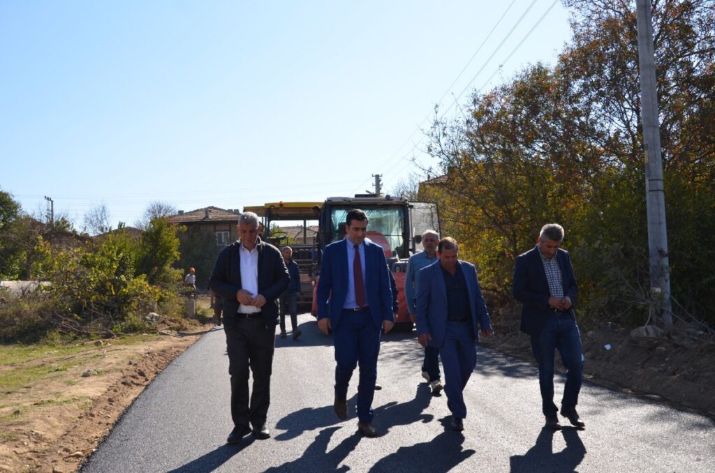 Söğütte Köylere Asfalt Atılıyor