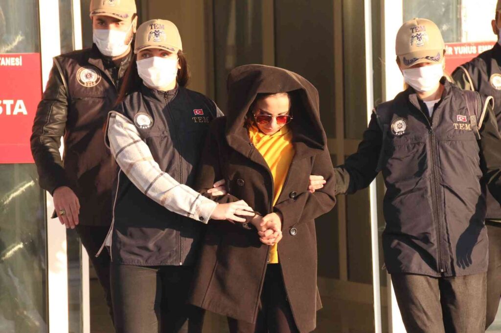 Sosyal Medyadan Bomba Provokasyonu Yaptığı İddi̇a Edi̇len Şüpheli̇ Yakalandı