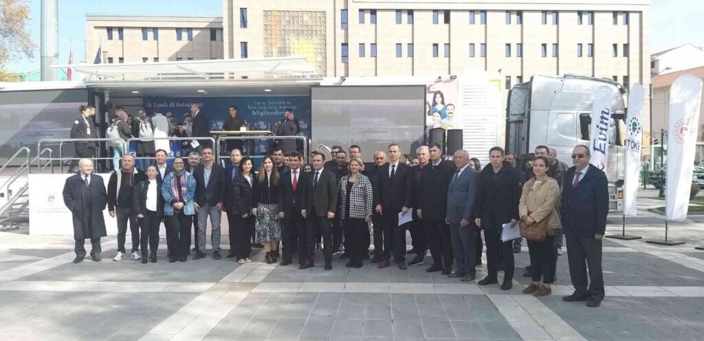 Toki̇ni̇n Tanıtım Tırı Eski̇şehi̇rde