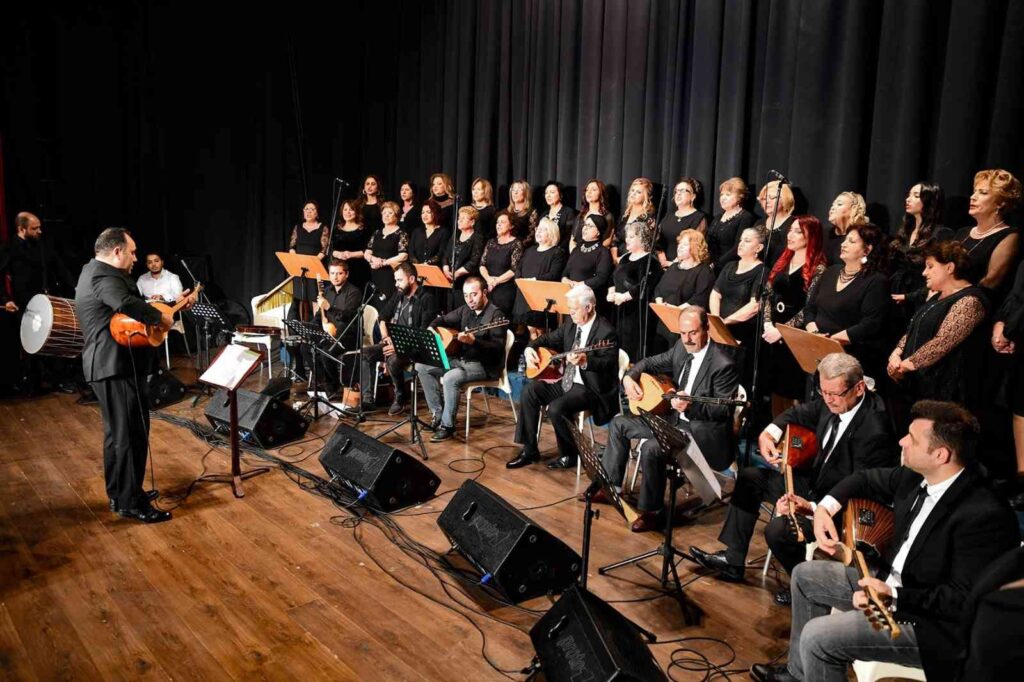 Türküler Öğretmenler İçi̇n Söylendi̇